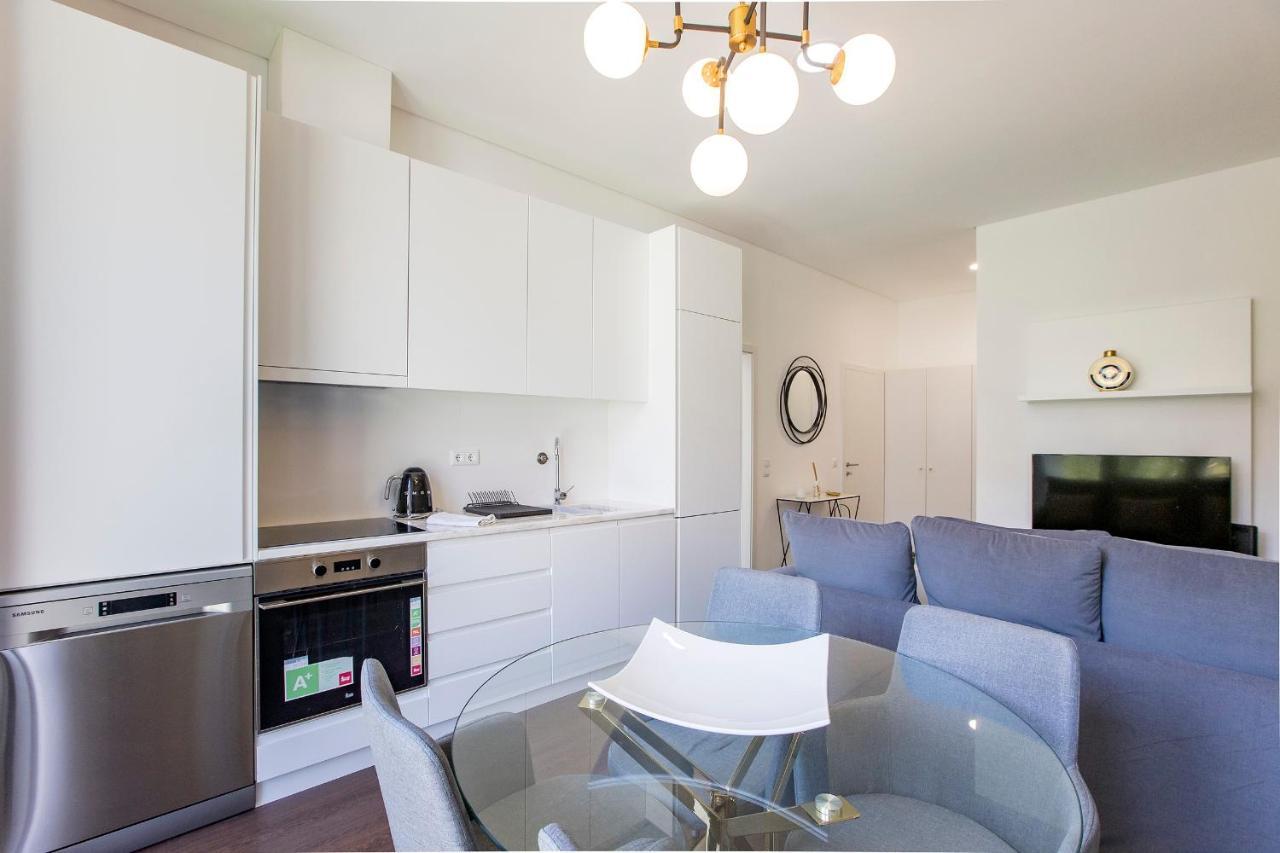 Superb 1Br Flat W/ Garden, Ac & Free Parking By Lovelystay Порту Екстер'єр фото