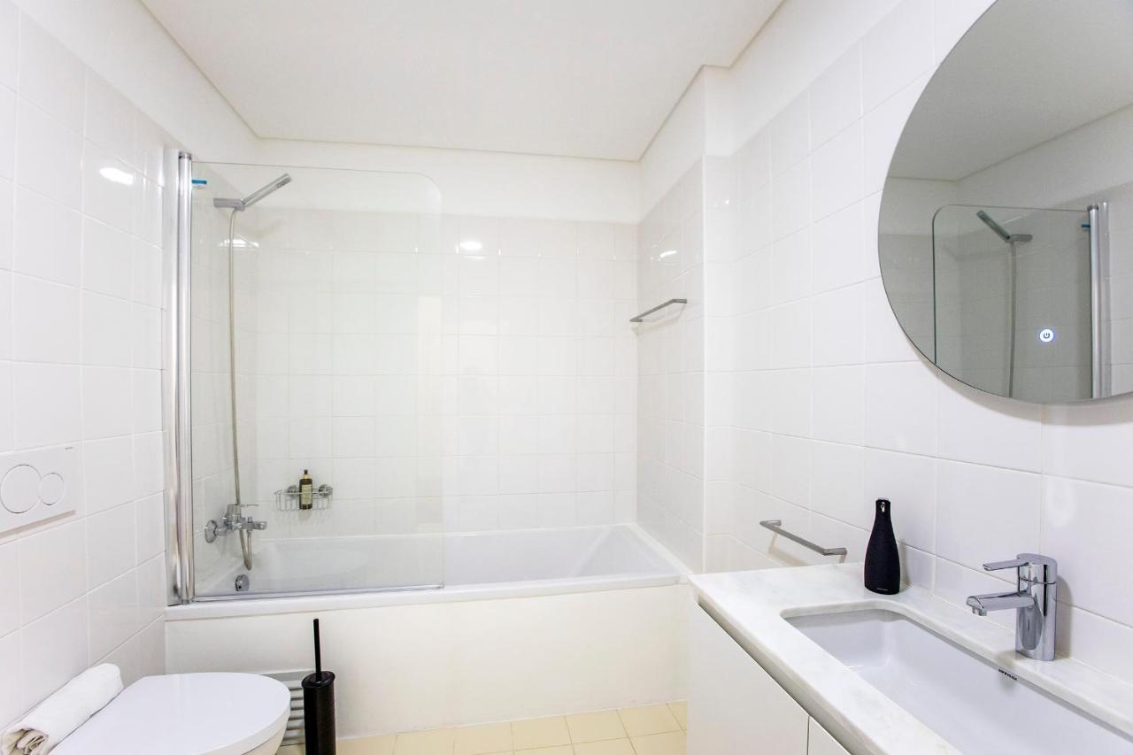 Superb 1Br Flat W/ Garden, Ac & Free Parking By Lovelystay Порту Екстер'єр фото